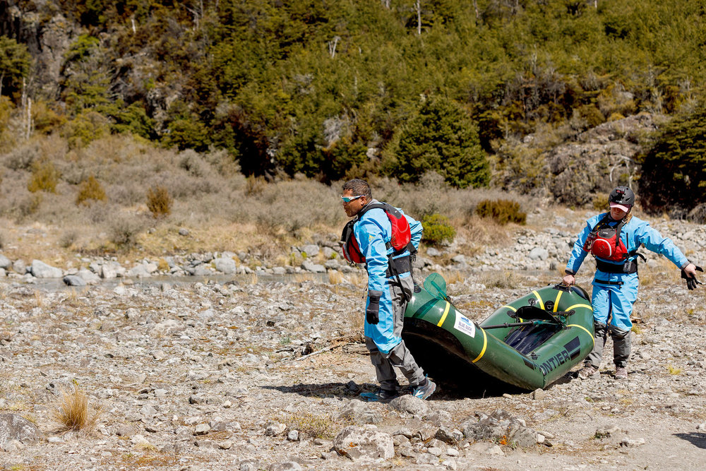 Heather and Emilio on Race to Survive: New Zealand carrying a raft 