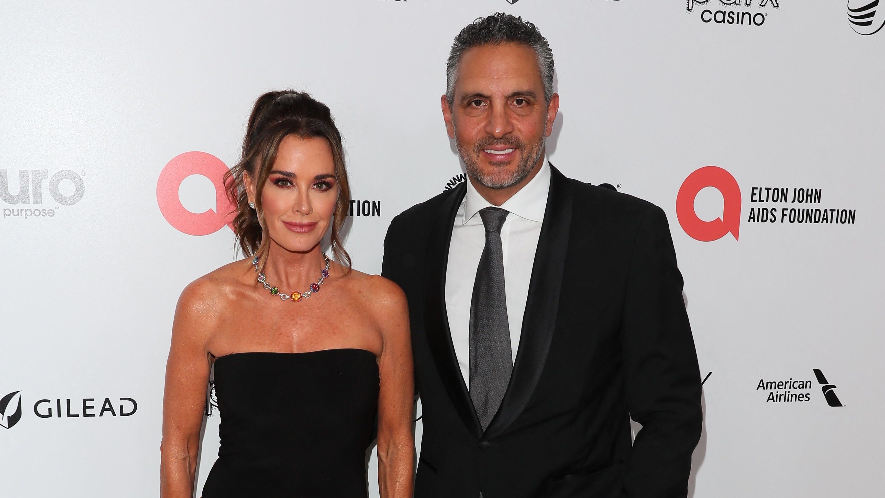 Kyle Richards' ex Mauricio Umansky Gets Cozy With Nikita Kahn