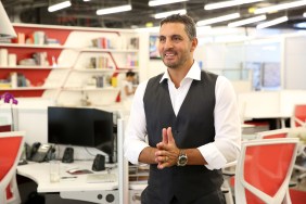 Mauricio Umansky is digging his young girlfriend, according to reports.