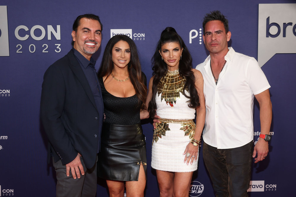 Bill and Jennifer Aydin with Teresa Giudice and Luis Ruelas at BravoCon 