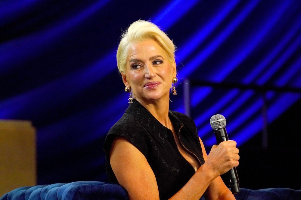 Dorinda Medley giving a side-eye on a panel.