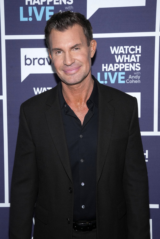 Jeff Lewis dressed in black backstage at Watch What Happens Live