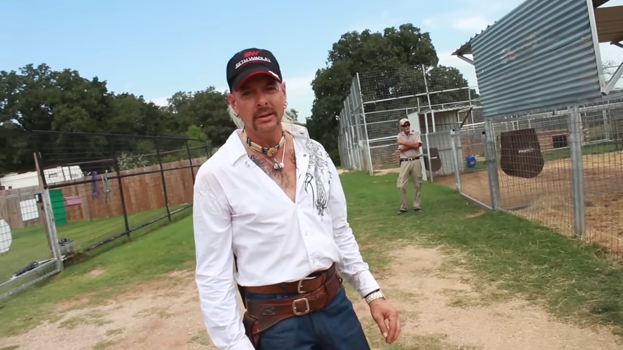 Tiger King’s Joe Exotic Engaged to 33-Year-Old Fellow Inmate - Reality Tea