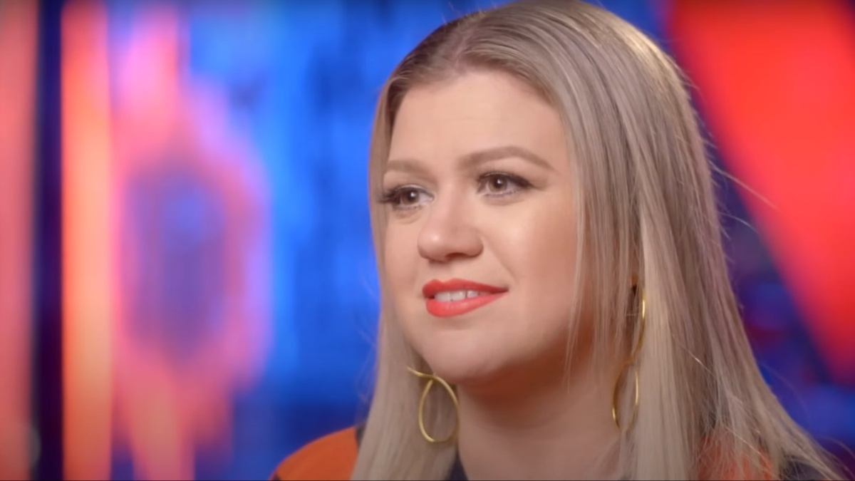 Kelly Clarkson & Others to Return & Perform in The Voice Season 26