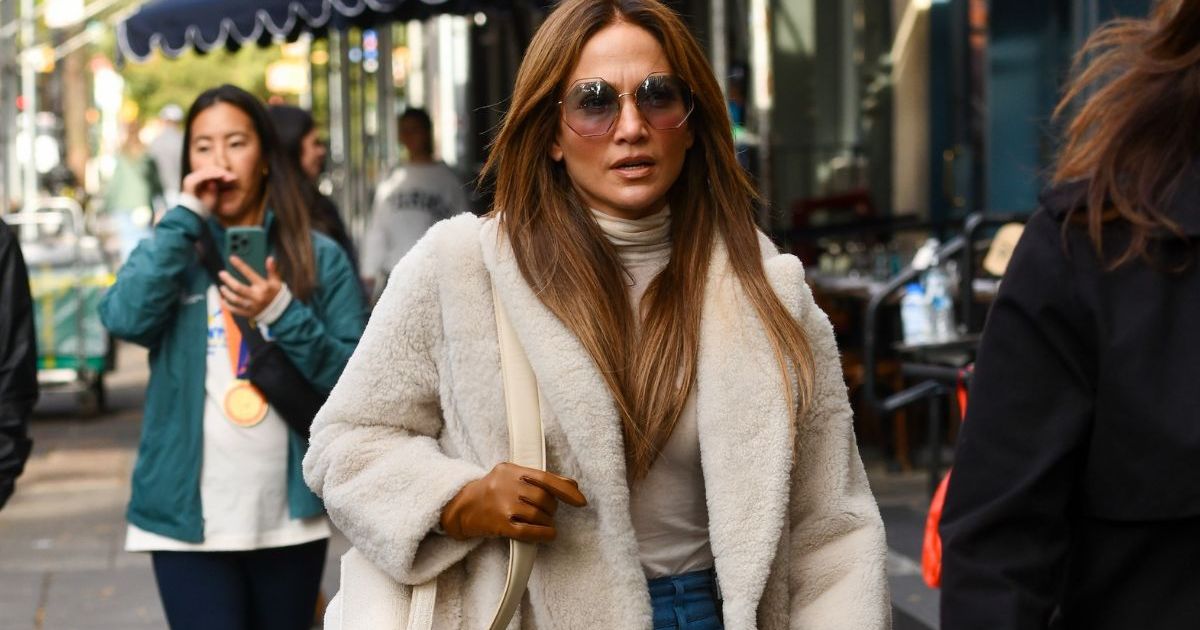 Jennifer Lopez’s Christmas Eve Photos Are All About a Cozy Festive Season