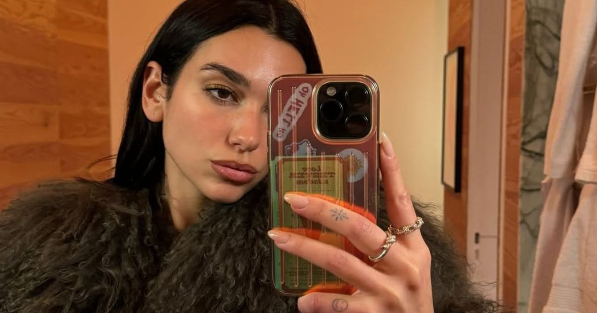 Dua Lipa’s Teeny Tiny White Shorts Effortlessly Elevates Christmas Dressing