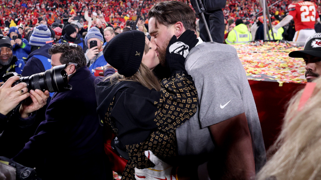 Taylor Swift Travis Kelce kiss Kansas City Chiefs Super Bowl beat Buffalo Bills