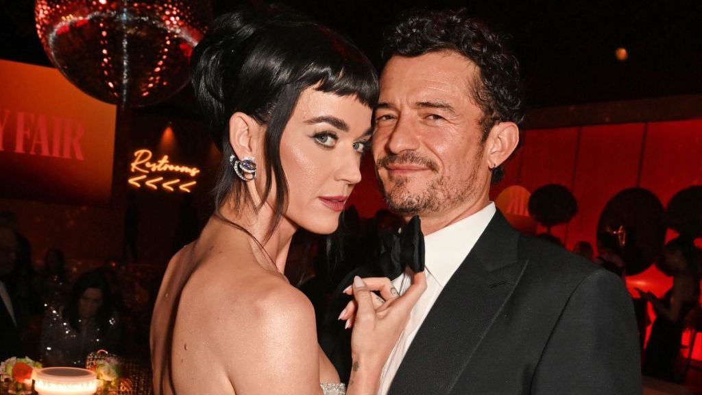 Katy Perry and Orlando Bloom attend the 2025 Vanity Fair Oscar Party Hosted By Radhika Jones at Wallis Annenberg Center for the Performing Arts on March 02, 2025 in Beverly Hills, California.